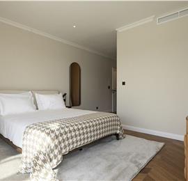 Selection of 5 bedroom seafront villas with heated pool on Ciovo near Trogir, sleeps 10